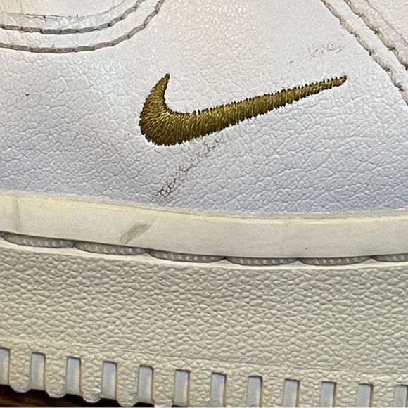 Nike Air Force 1 Essential Low Women’s Sneakers White Gym Red CZ0270-104 Size 8 - Picture 6 of 12